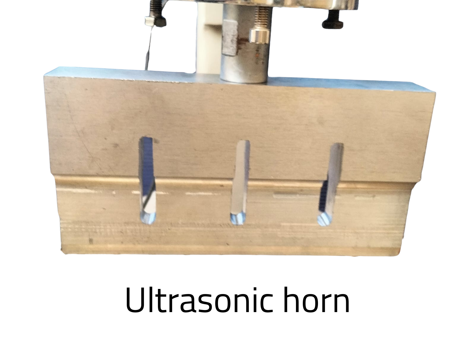 Ultrasonic horn